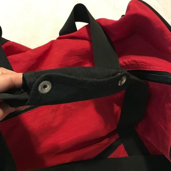 American Girl Place Chicago Duffle Bag Sports Duffel Bag in Red / Black Gym Bag - Picture 11 of 13